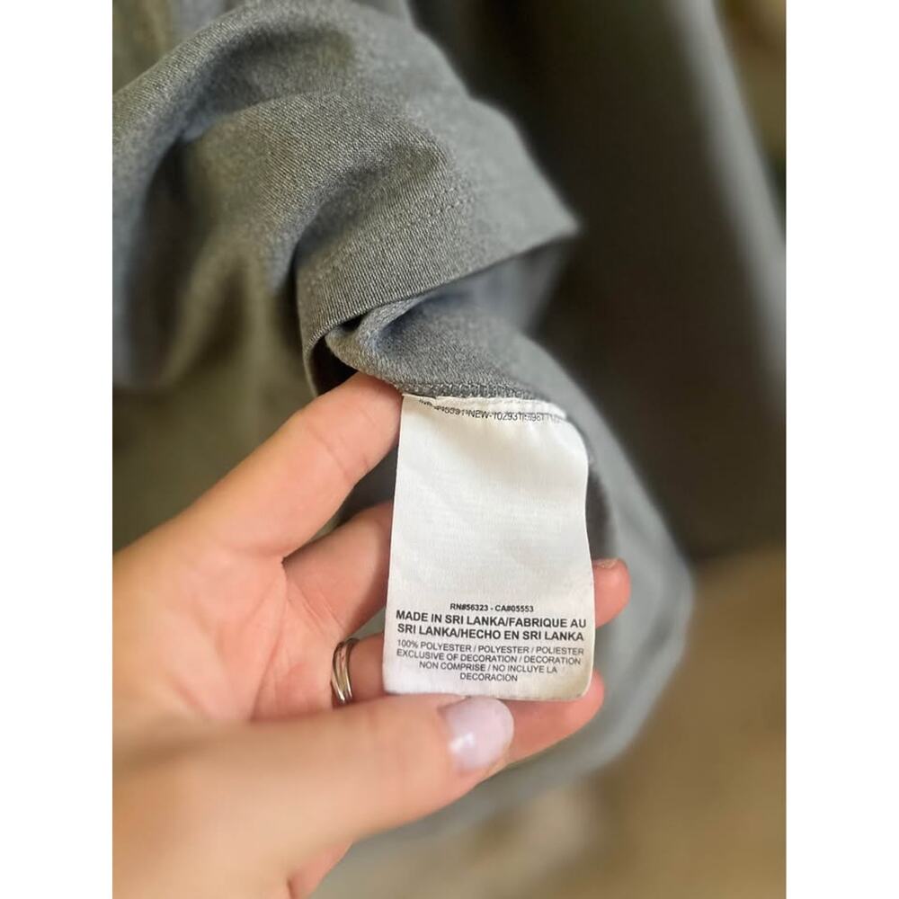 Women’s Nike Dri-FIT 1/4 Zip Pullover Long Sleeves Thumbhole Gray Medium Running - Picture 7 of 8